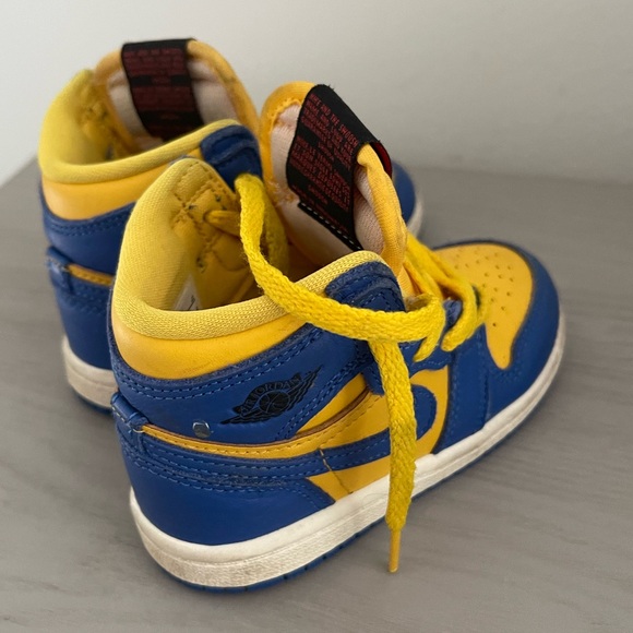 Air Jordan 1 Retro High OG 'Reverse Laney' - Picture 4 of 6